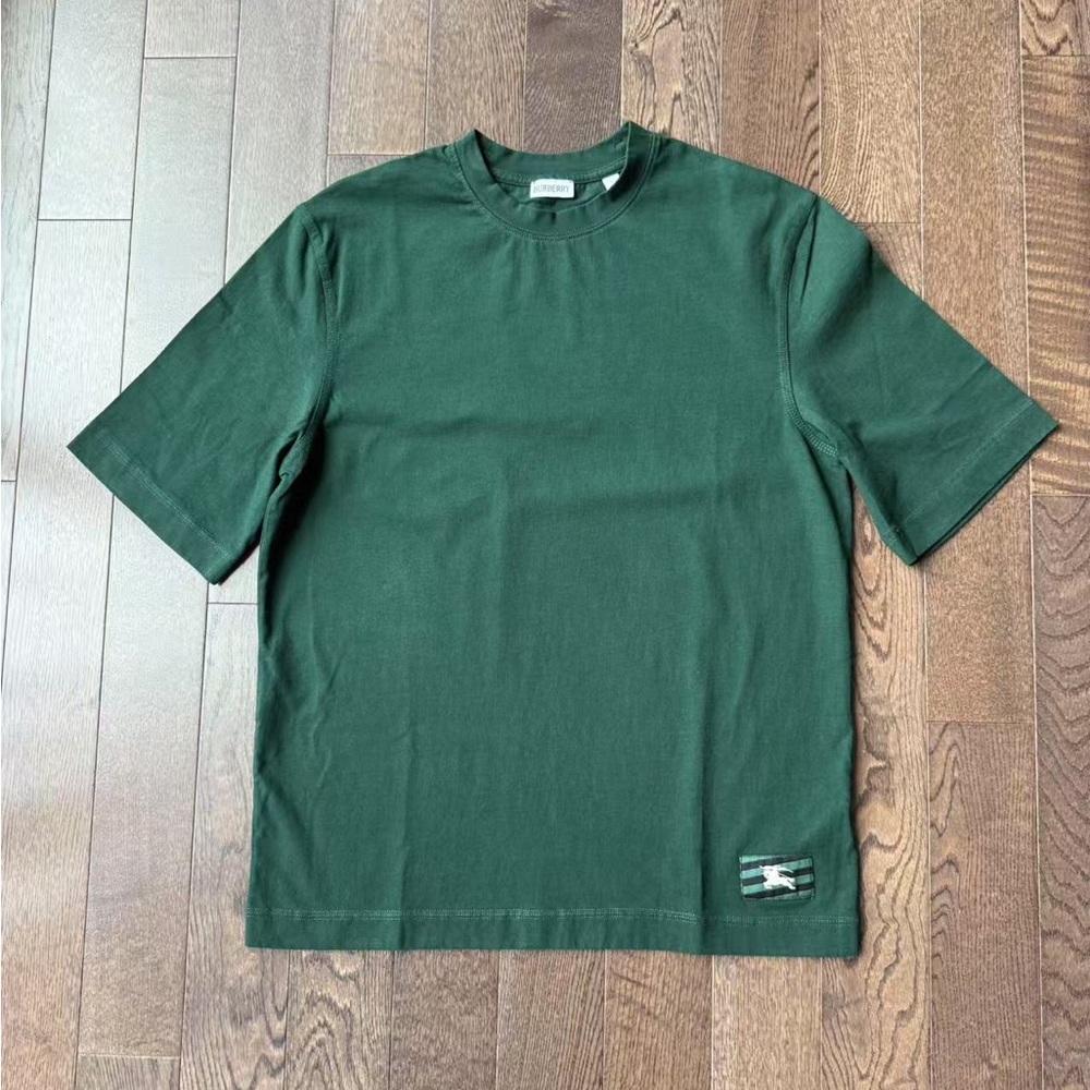 Men's Green T-Shirt with woven label Logo